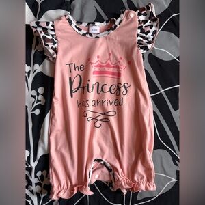 Baby Girl Pink Romper “The Princess Has Arrived” Leopard Sleeves | 3–6M